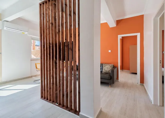 Διαμέρισμα Omega *